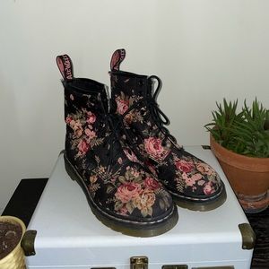 🌸Flower Doc Martens
